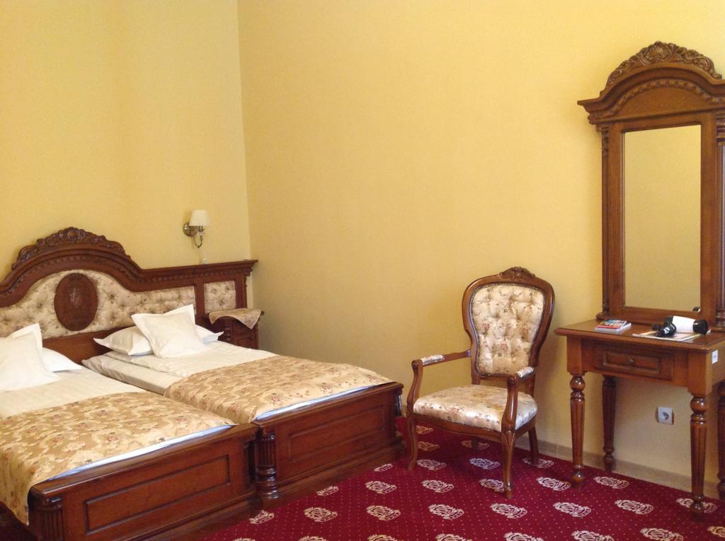 Hotel Astoria 사투마레 외부 사진
