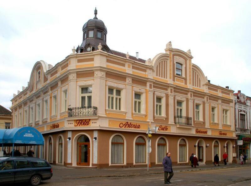 Hotel Astoria 사투마레 외부 사진