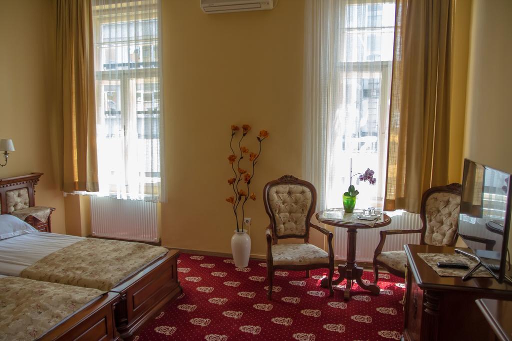 Hotel Astoria 사투마레 외부 사진