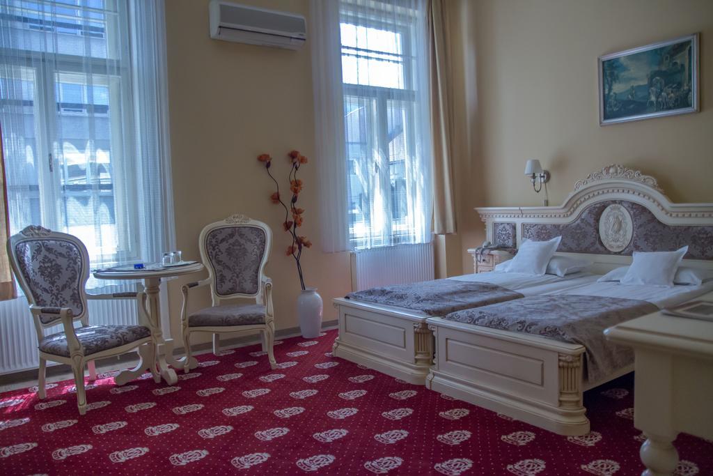 Hotel Astoria 사투마레 외부 사진