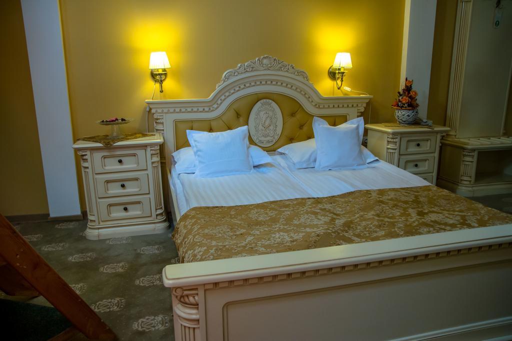 Hotel Astoria 사투마레 외부 사진